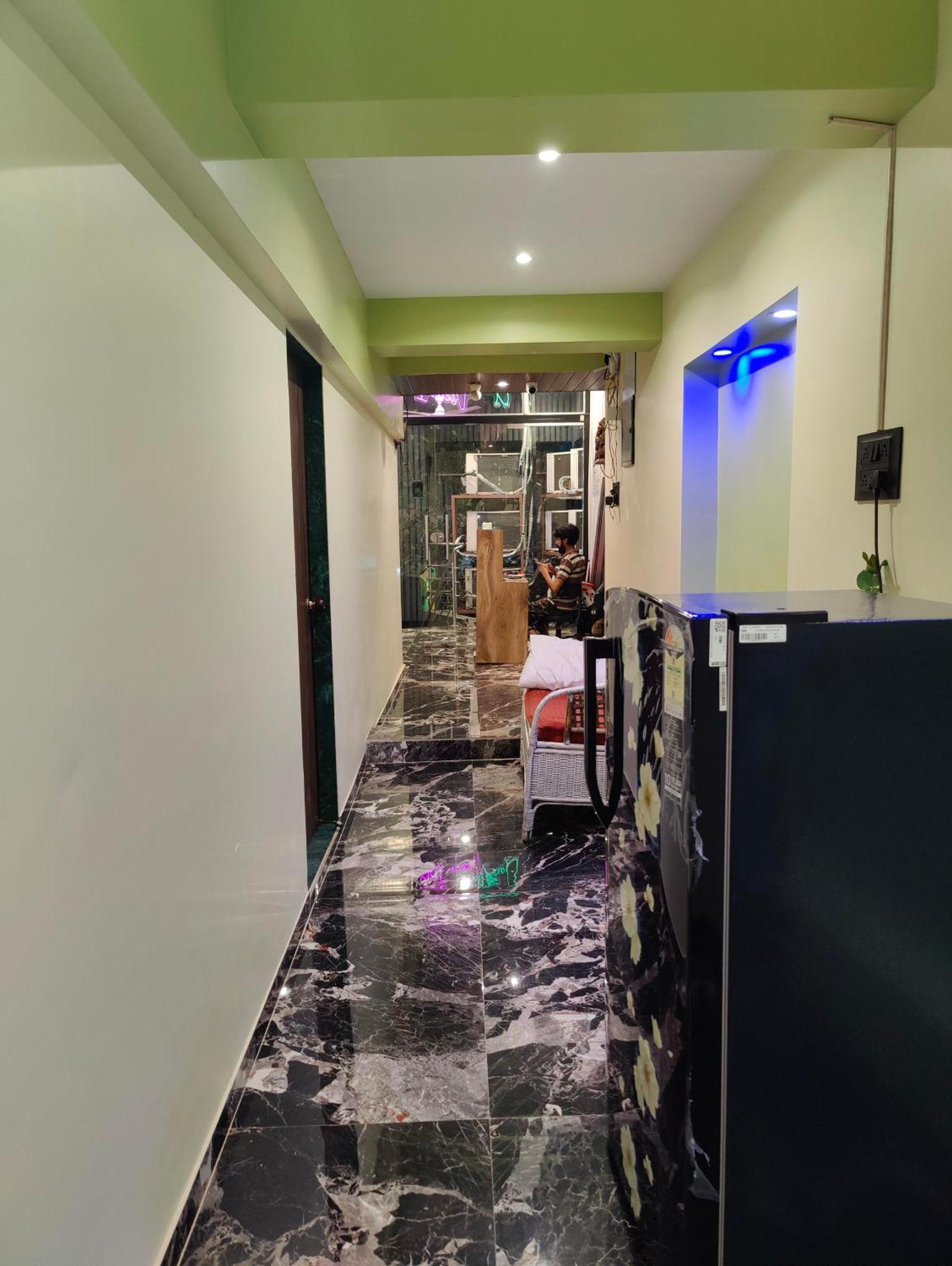 Hotel Garden View Inn - Near Nesco 뭄바이 외부 사진
