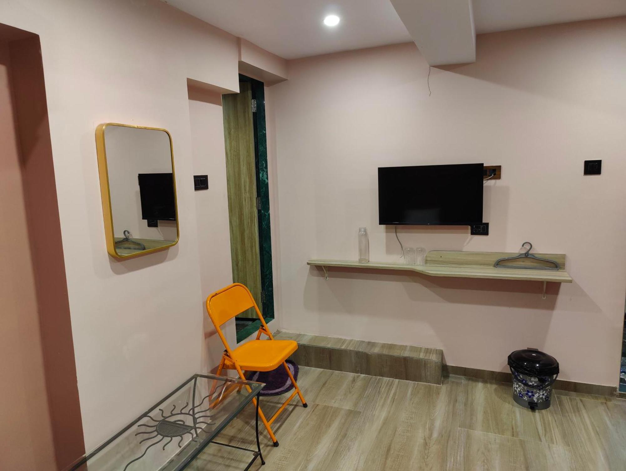 Hotel Garden View Inn - Near Nesco 뭄바이 외부 사진